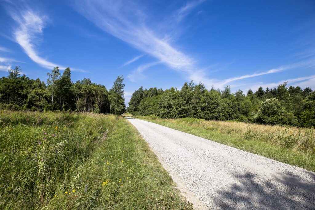 Działka budowlana 58 ar w urokliwym zakątku Lubeni - zdjęcie 8