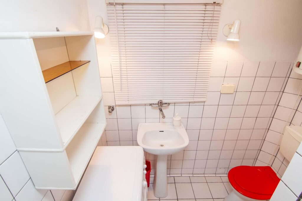 Dwa domki nad jeziorem Białym, działka blisko 8a. - zdjęcie 8