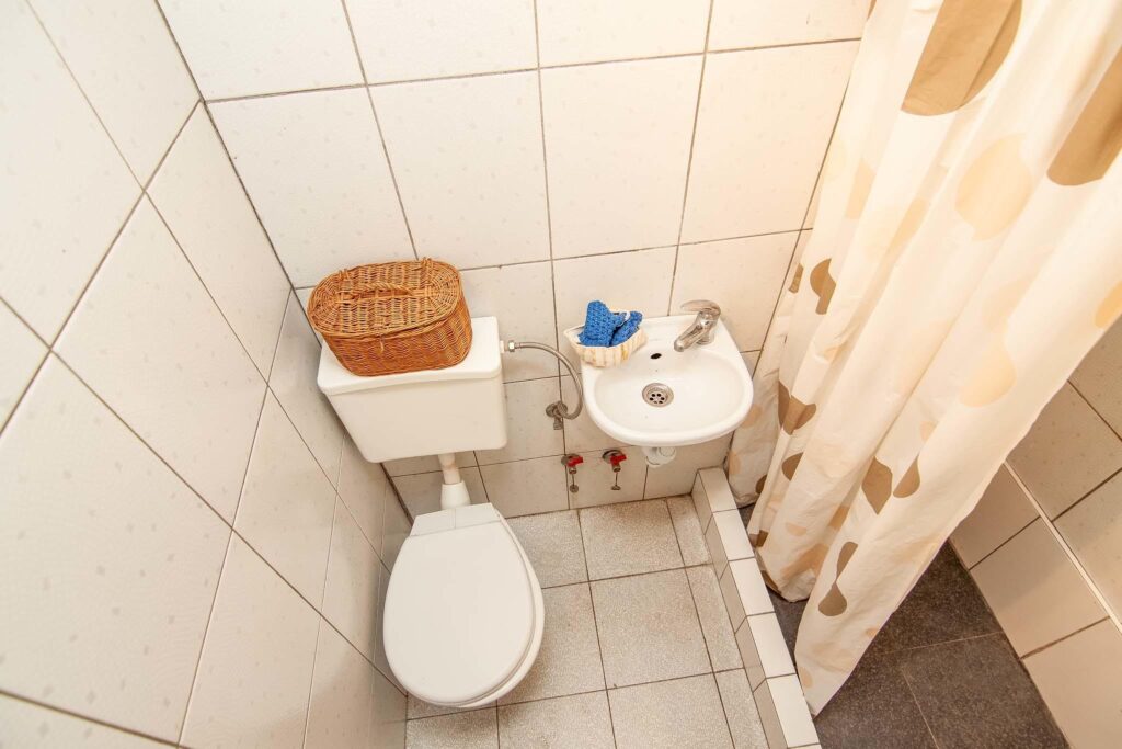Dwa domki nad jeziorem Białym, działka blisko 8a. - zdjęcie 16