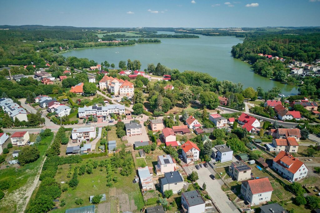 Dom dla rodziny w spokojnej okolicy - zdjęcie 14