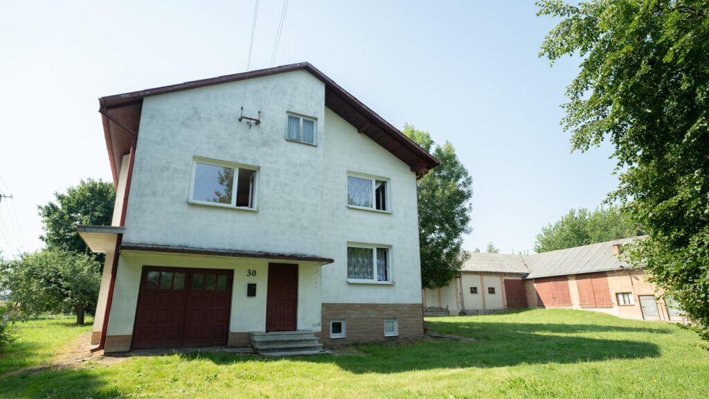Posesja/siedlisko w malowniczej okolicy - zdjęcie 8