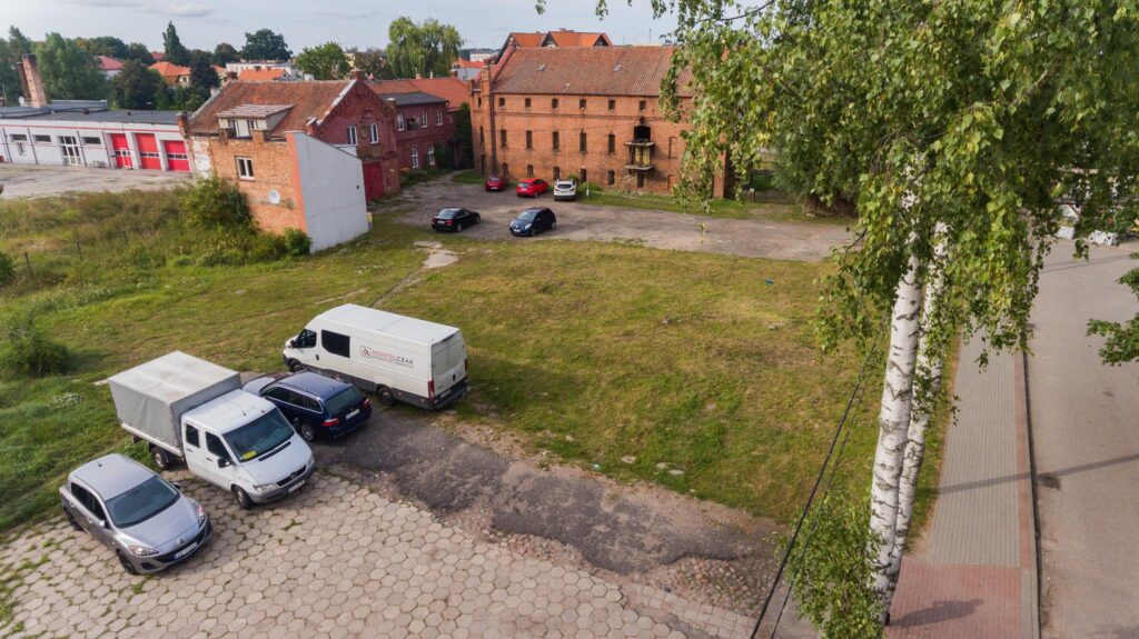Atrakcyjna działka z pozwoleniem na budowę - zdjęcie 6