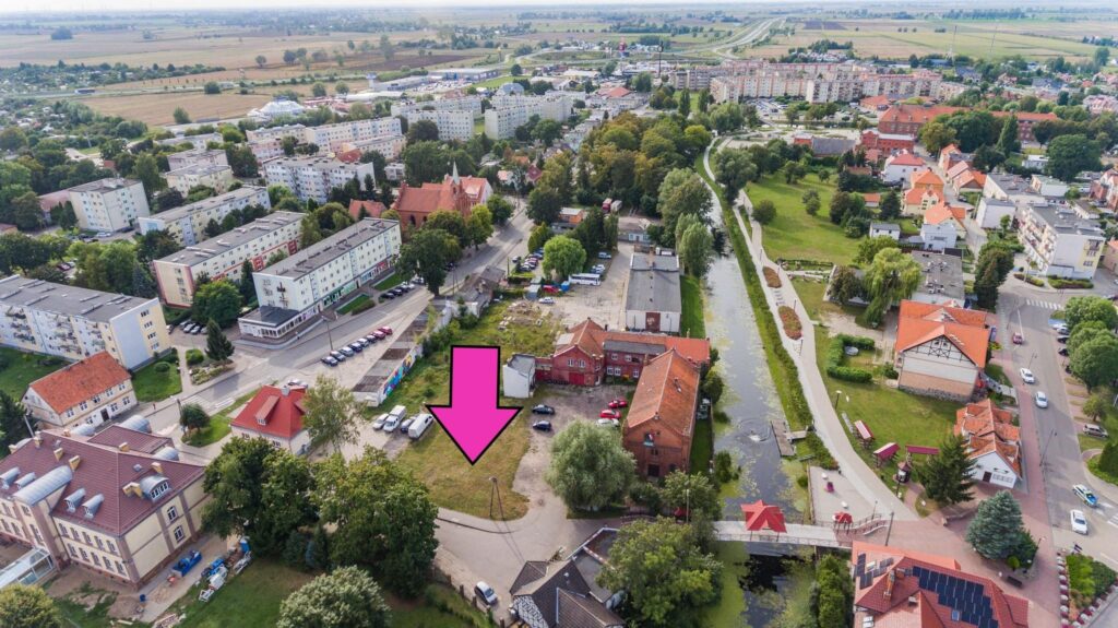 Atrakcyjna działka z pozwoleniem na budowę - zdjęcie 2