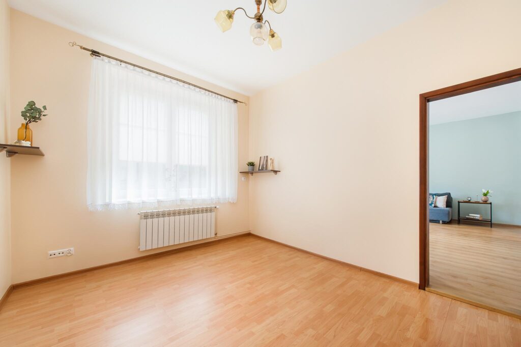 Dom jednorodzinny w centrum miasta - zdjęcie 14