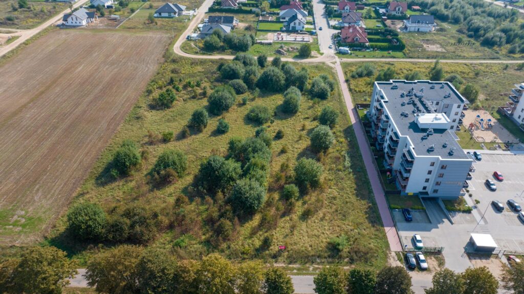 Działki pod zabudowę mieszkaniową wielorodzinną - zdjęcie 9