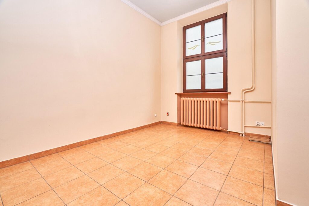 Atrakcyjny lokal w centrum Mrągowa - zdjęcie 7