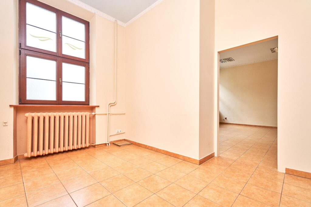 Atrakcyjny lokal w centrum Mrągowa - zdjęcie 8