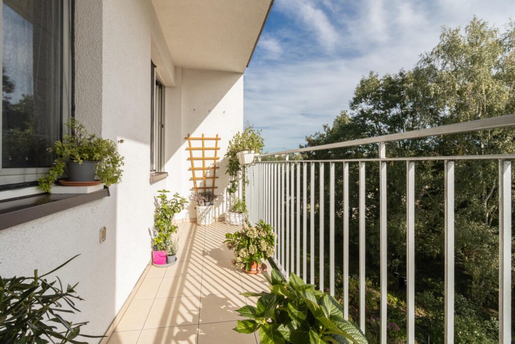 Rozkładowe z balkonem oś. Przyjaźń - zdjęcie 2