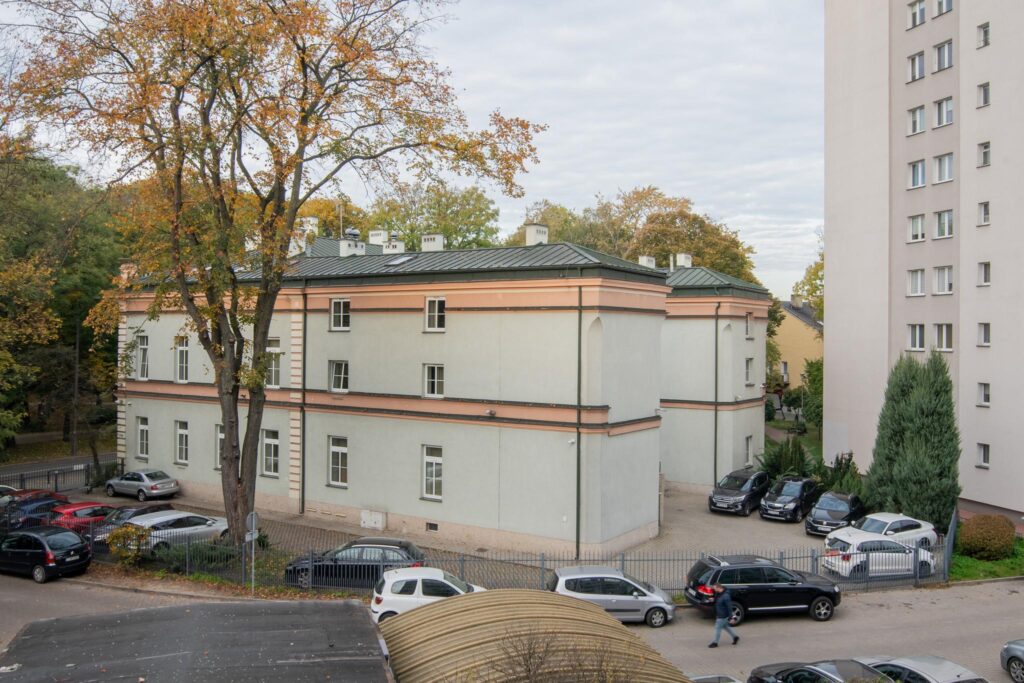 Do remontu 3- pokojowe mieszkanie w Centrum miasta - zdjęcie 33