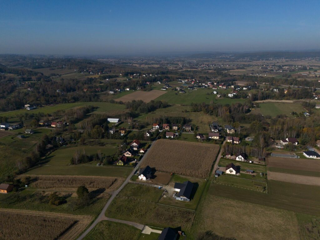 Działka pod zabudowę mieszkaniowo-usługową - zdjęcie 11
