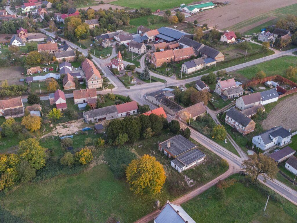 Budynek usługowo-handlowy w Kłodoboku + projekt - zdjęcie 3