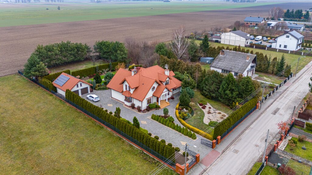 Żelechów – przestronny dom na sprzedaż - zdjęcie 2