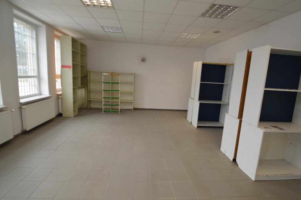 Lokal użytkowo - handlowy (biuro)  130m2 - zdjęcie 4