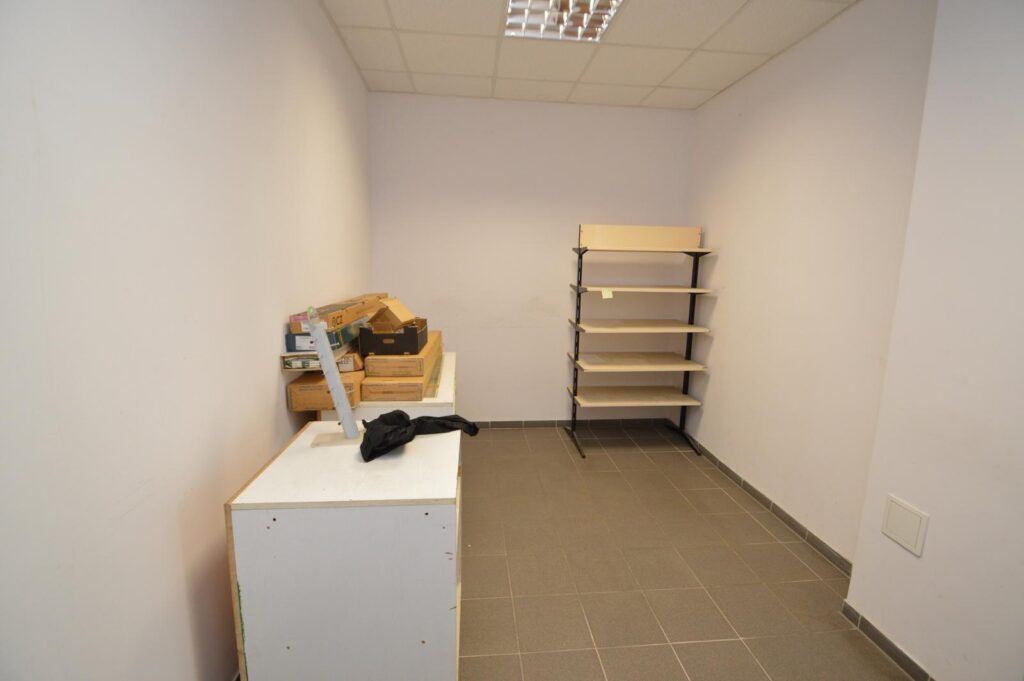Lokal użytkowo - handlowy (biuro)  130m2 - zdjęcie 5