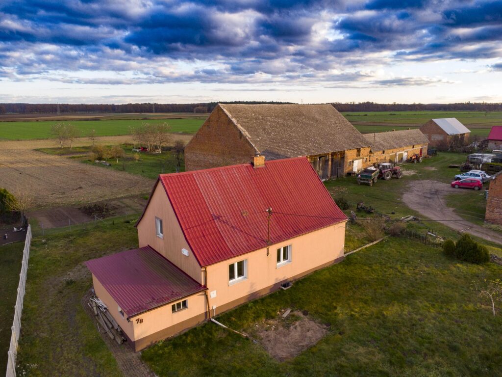 Dom po termomodernizacji - spokojna okolica - zdjęcie 1