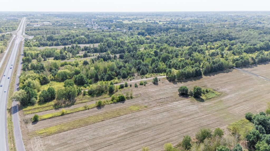 Działka inwestycyjna przy drodze 801 - zdjęcie 6