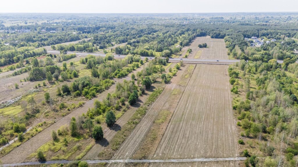 Działka inwestycyjna przy drodze 801 - zdjęcie 9