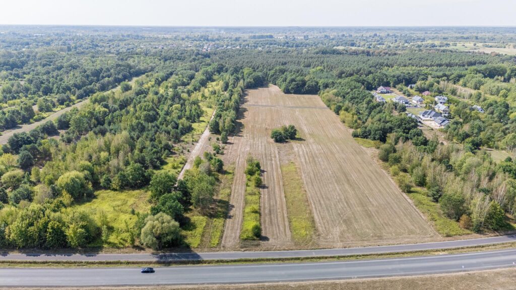 Działka inwestycyjna przy drodze 801 - zdjęcie 3