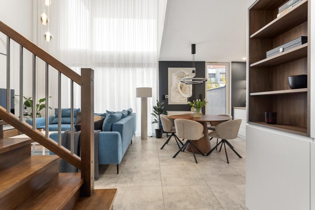 90 m2 / dwupoziomowe mieszkanie / 4 pokoje - zdjęcie 1