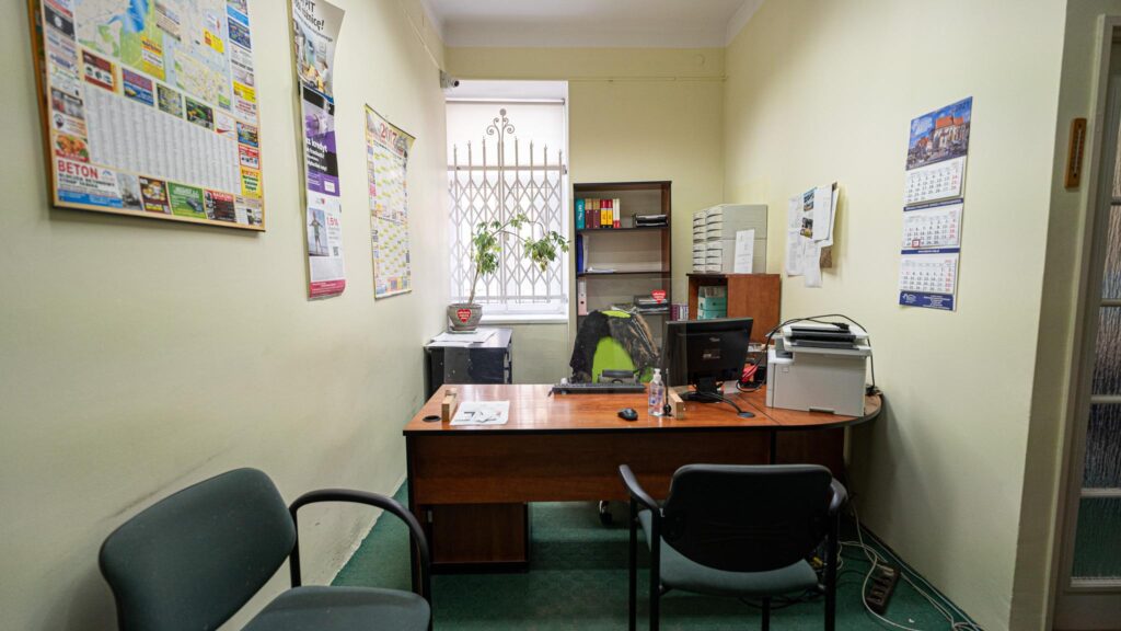 Lokal biurowy w Centrum + mieszkanie w pakiecie - zdjęcie 2