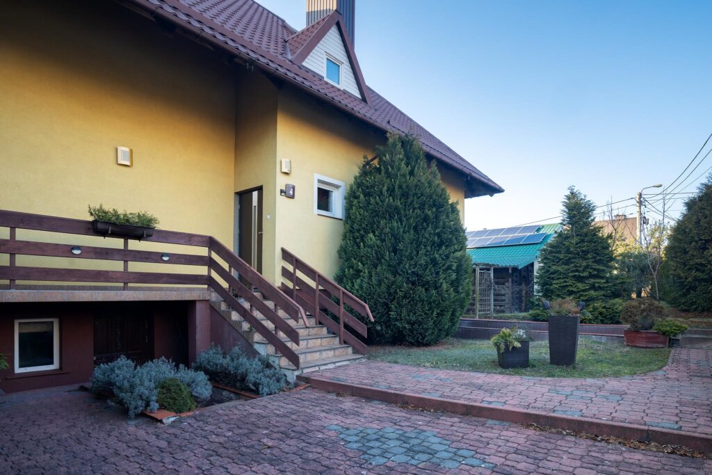 Komfortowy dom w spokojnej dzielnicy Mrągowa - zdjęcie 17