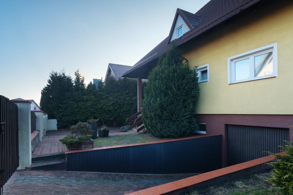 Komfortowy dom w spokojnej dzielnicy Mrągowa - zdjęcie 19