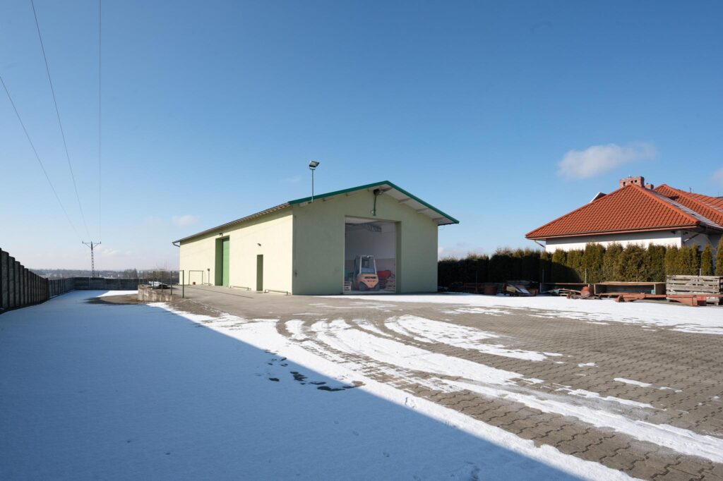 Hala magazynowa z rampą i placem - Miechów - zdjęcie 1