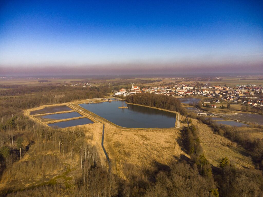 ,,Łowisko"- dom, stawy i domki letniskowe - 20 ha! - zdjęcie 1