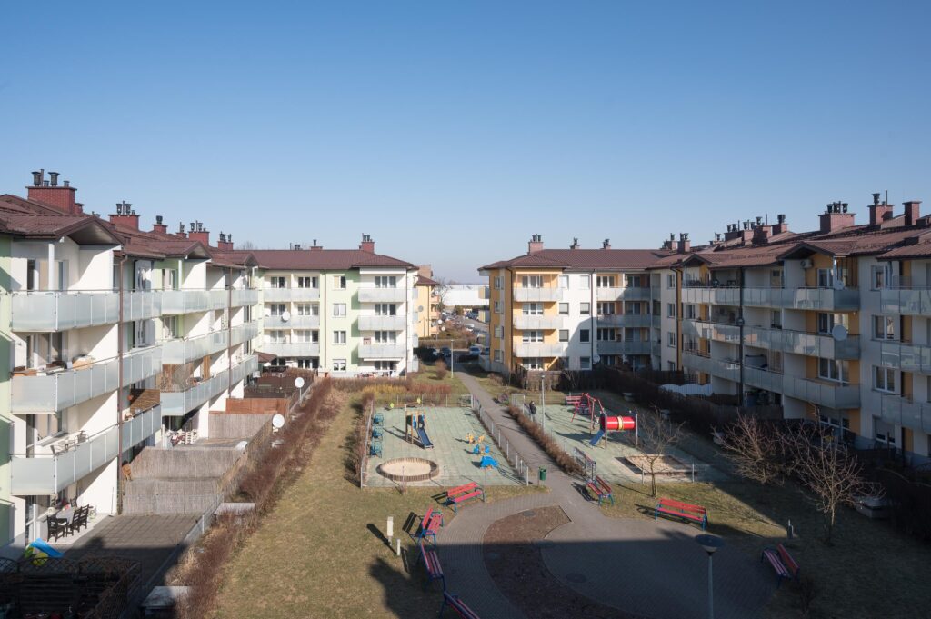 Jasne 2 pokojowe w niskiej zabudowie Złocień - zdjęcie 9