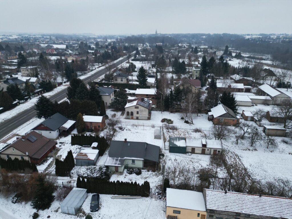 Dom na bardzo dużej działce - zdjęcie 10