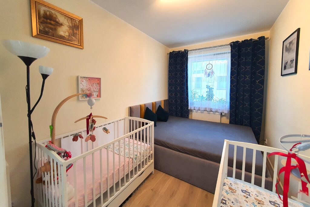 Apartament w otoczeniu zieleni - zdjęcie 5