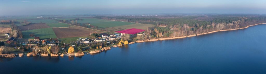 Działka budowlana w blisko lasu i jeziora. - zdjęcie 1
