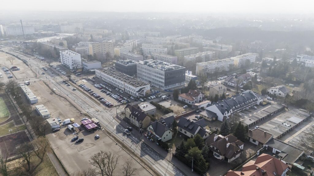 Budynek handlowy z domem wolnostojącym - Legionowo - zdjęcie 16