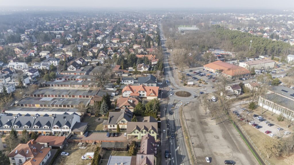 Budynek handlowy z domem wolnostojącym - Legionowo - zdjęcie 17
