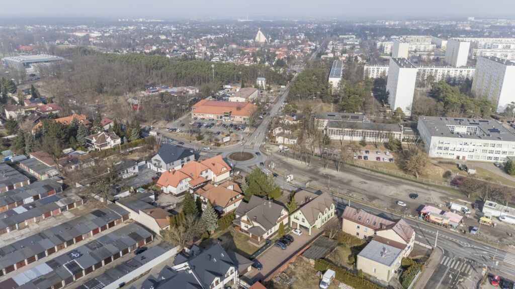 Budynek handlowy z domem wolnostojącym - Legionowo - zdjęcie 18