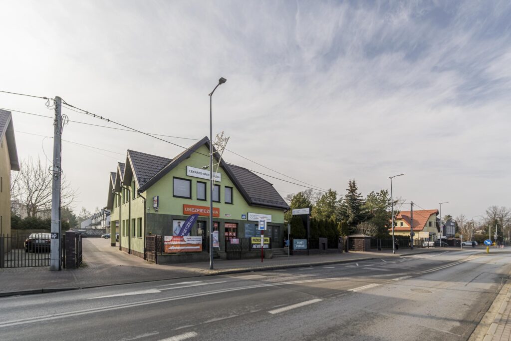 Budynek handlowy z domem wolnostojącym - Legionowo - zdjęcie 4