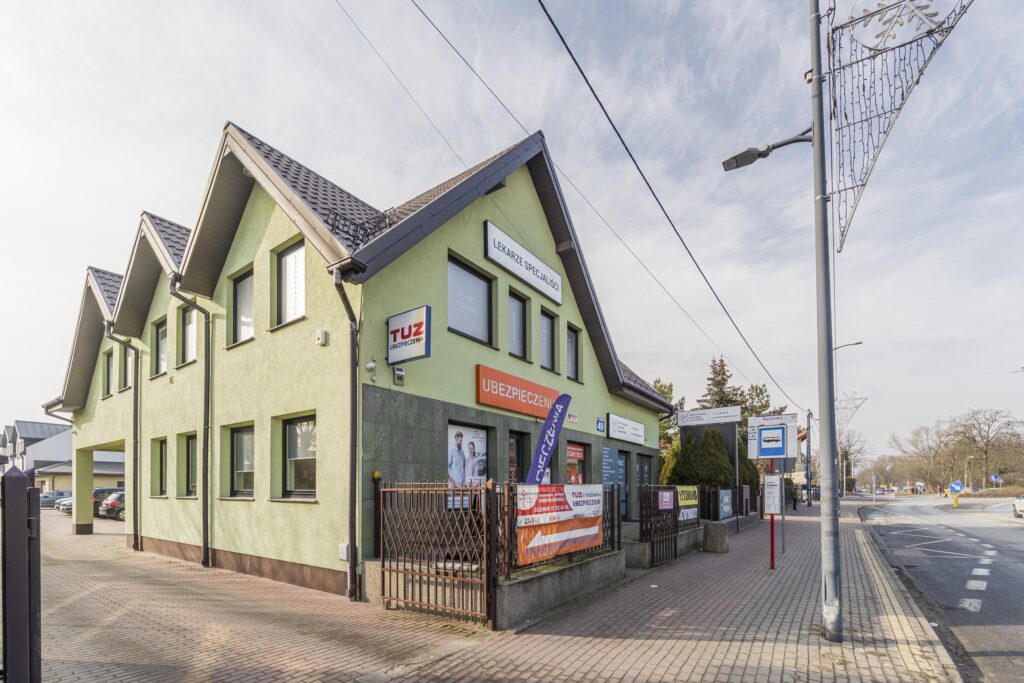 Budynek handlowy z domem wolnostojącym - Legionowo - zdjęcie 3
