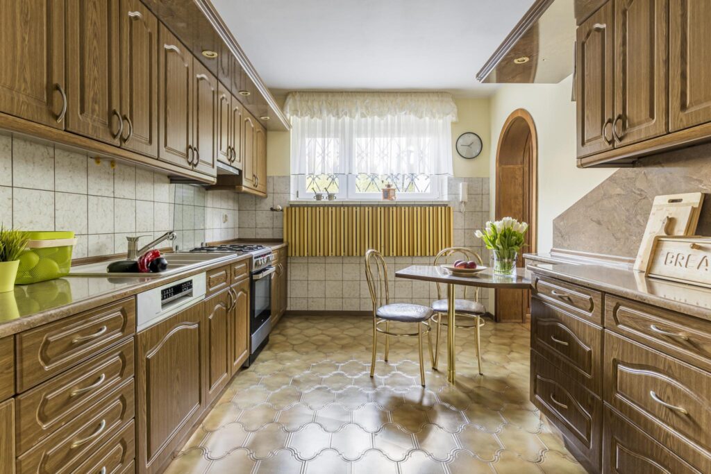 Budynek handlowy z domem wolnostojącym - Legionowo - zdjęcie 10