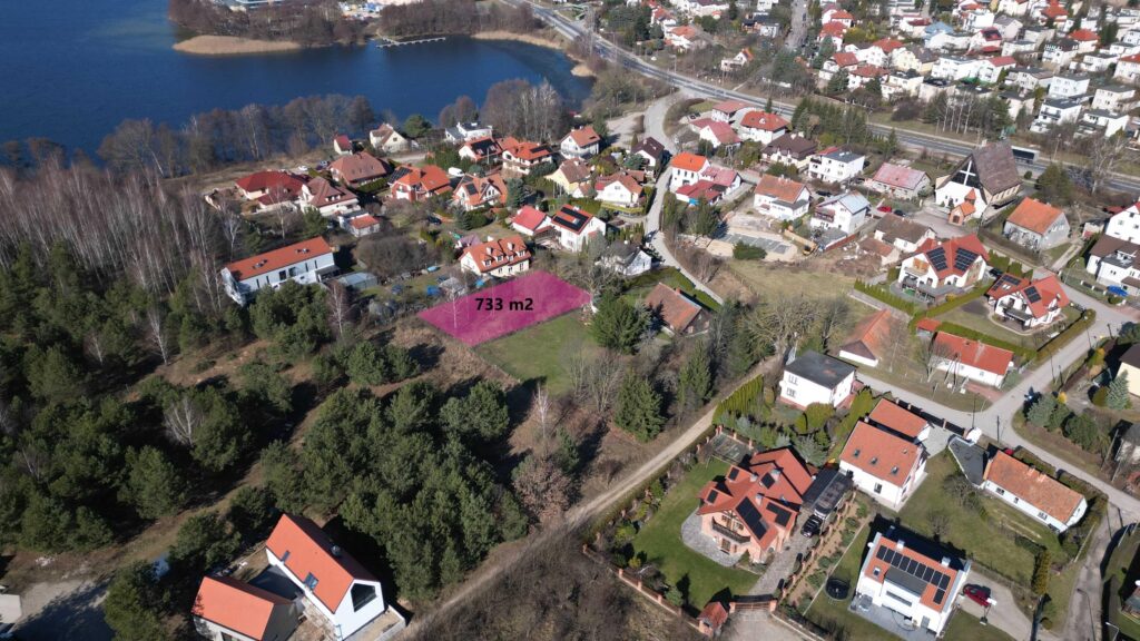 Urokliwa działka nad Jeziorem Ukiel - zdjęcie 1