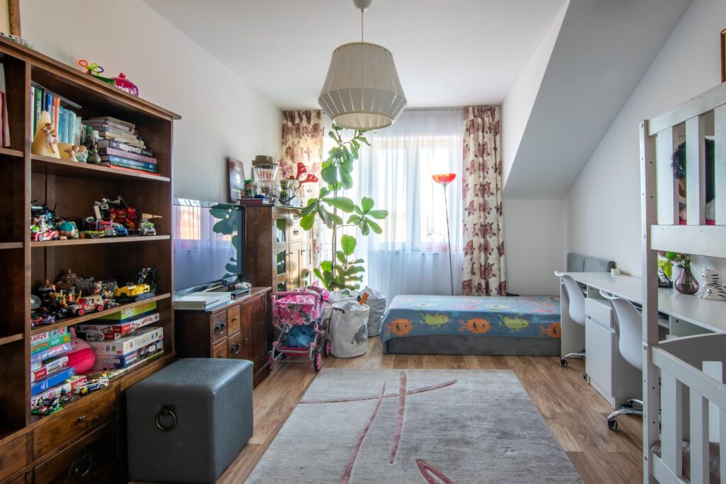 Piękny dom w zabudowie szeregowej z ogrodem - zdjęcie 29