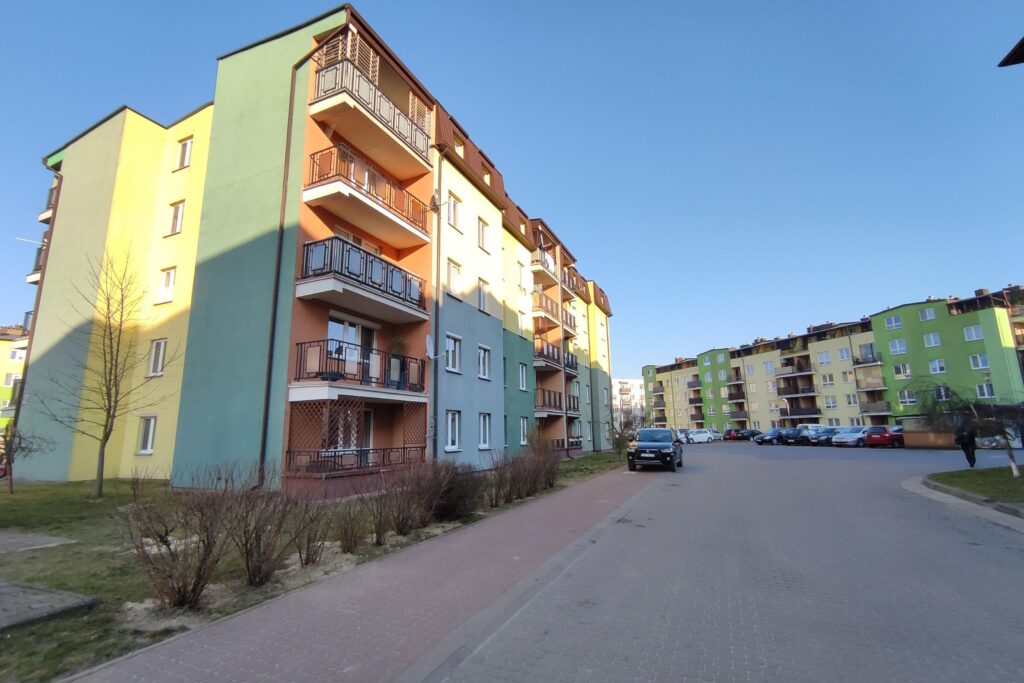 Dwupokojowe mieszkanie z windą os. Podmiejska - zdjęcie 1
