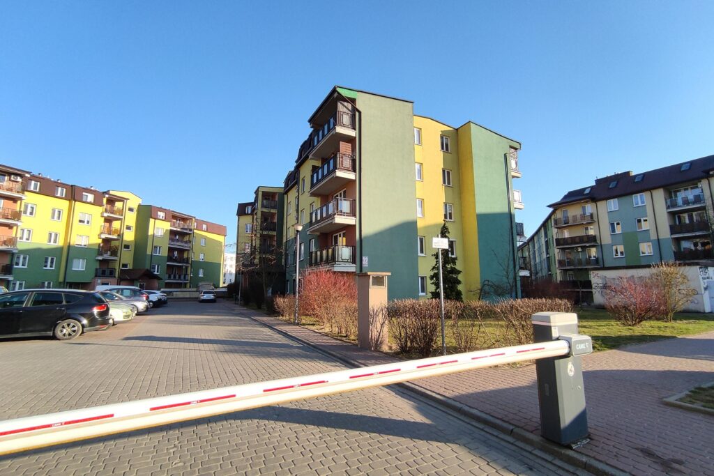 Dwupokojowe mieszkanie z windą os. Podmiejska - zdjęcie 2