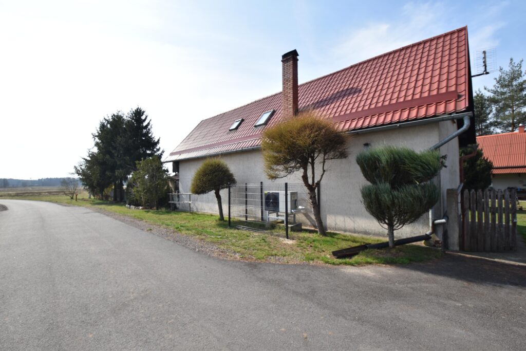 Działka 50 805 m2, 2 domy+b.gospodarczy,staw, las - zdjęcie 9