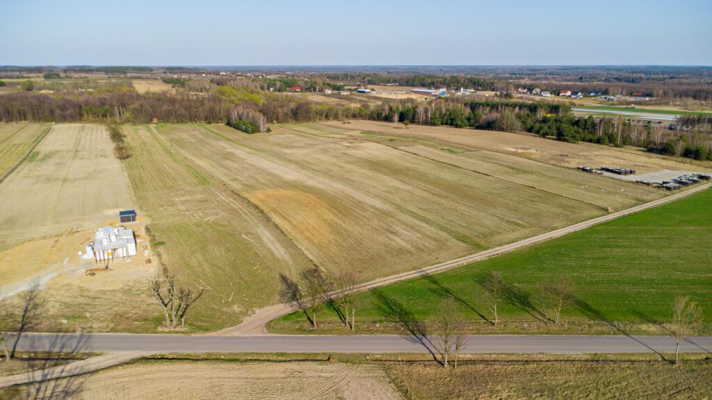 Teren inwestycji mieszkaniowej Promna 50600m2 - zdjęcie 15