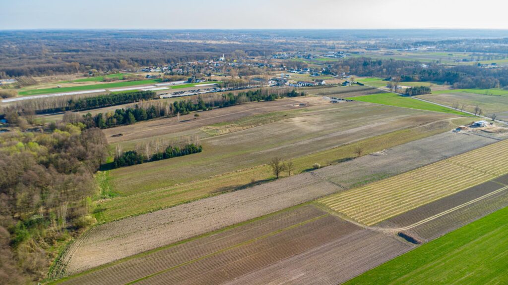 Teren inwestycji mieszkaniowej Promna 50600m2 - zdjęcie 20