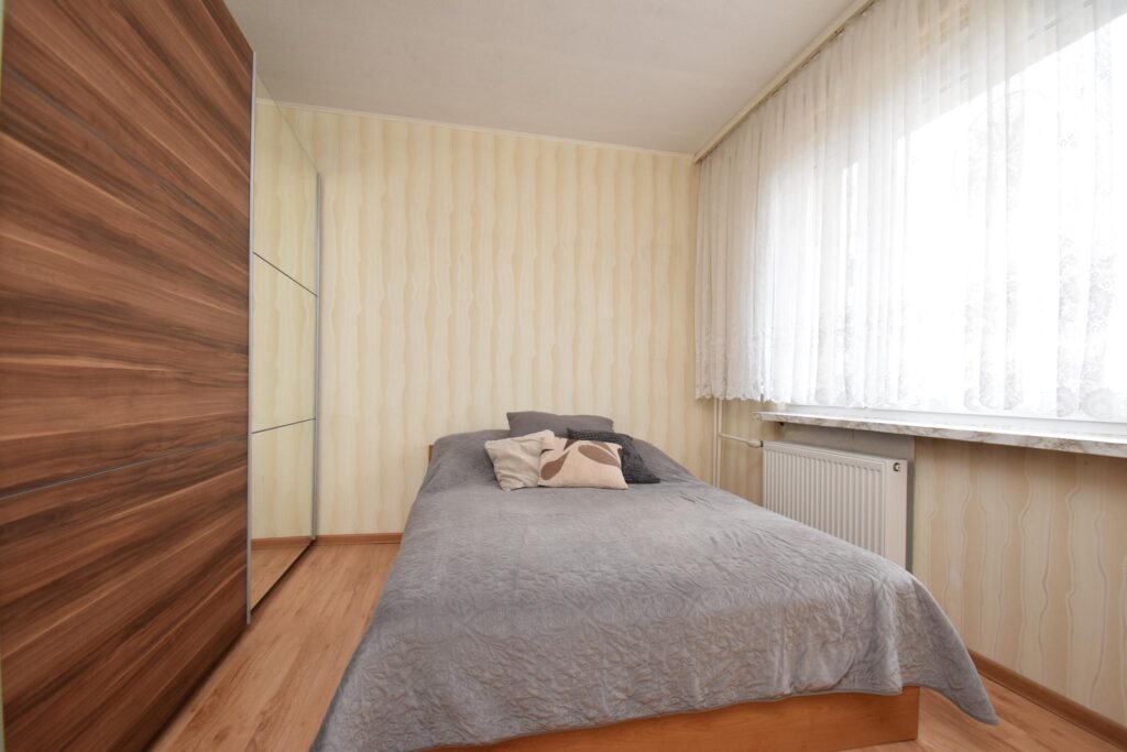 3- pokojowe mieszkanie z dużym balkonem - zdjęcie 5
