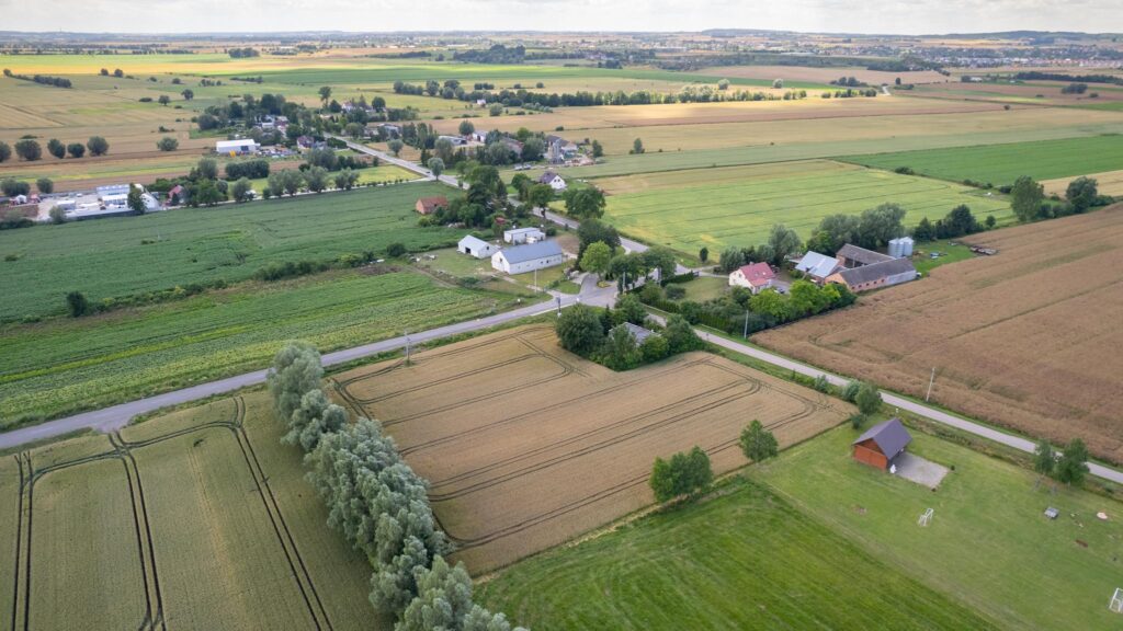 Dwie działki budowlane pod dom lub bliźniaka !!! - zdjęcie 7