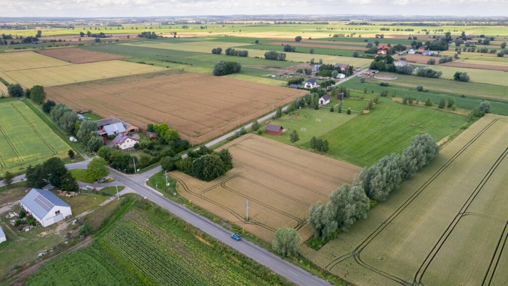 Dwie działki budowlane pod dom lub bliźniaka !!! - zdjęcie 9