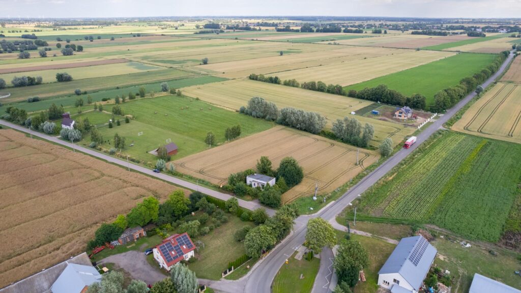 Dwie działki budowlane pod dom lub bliźniaka !!! - zdjęcie 14
