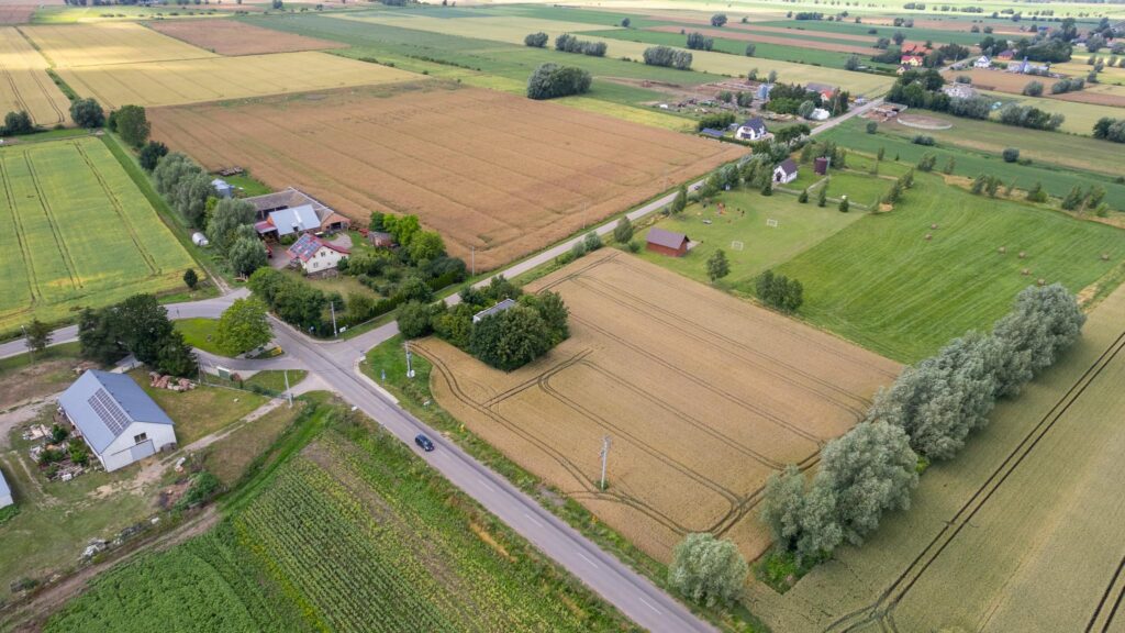 Dwie działki budowlane pod dom lub bliźniaka !!! - zdjęcie 18
